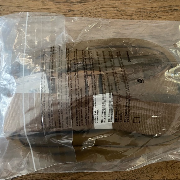 NWT Lululemon belt bag - Picture 4 of 4